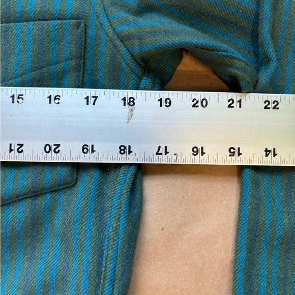 Vintage Pendleton wool button up over shirt, used good condition - Picture 6 of 8